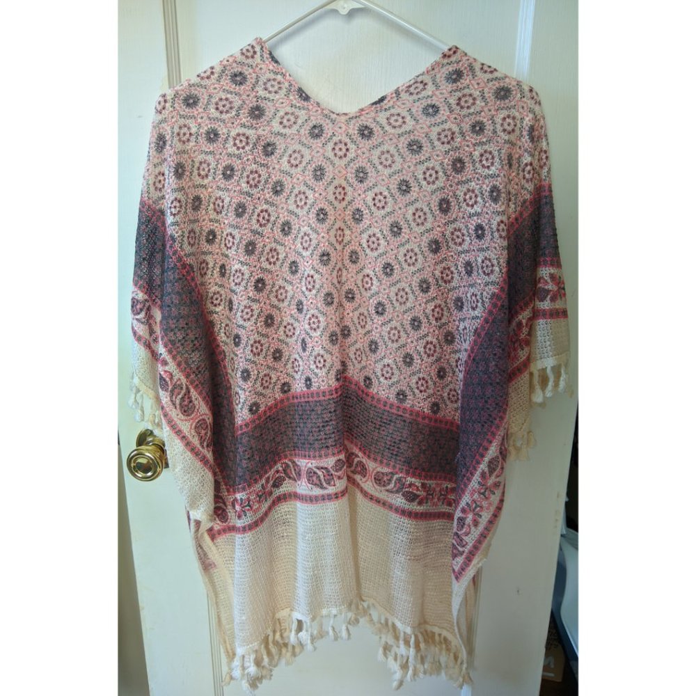 Orange Creek Womens SMALL Boho Gypsy Tassel Shawl w Pink and Gray Paisley Design - Picture 2 of 7